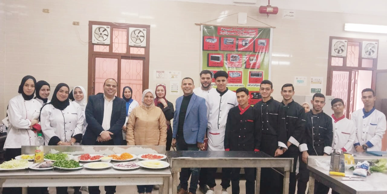 الجانب العملي لمقرر فن الطهي الفندقي (2) - المستوى الثاني - برنامج الدراسات الفندقية باللغة الإنجليزية وباللغة العربية... الأحد 5/ 4/ 2026